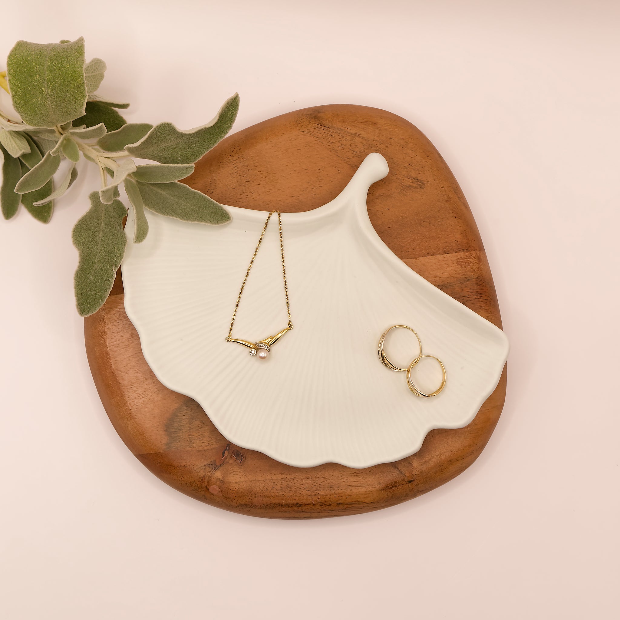 Plateau en jesmonite Biloba