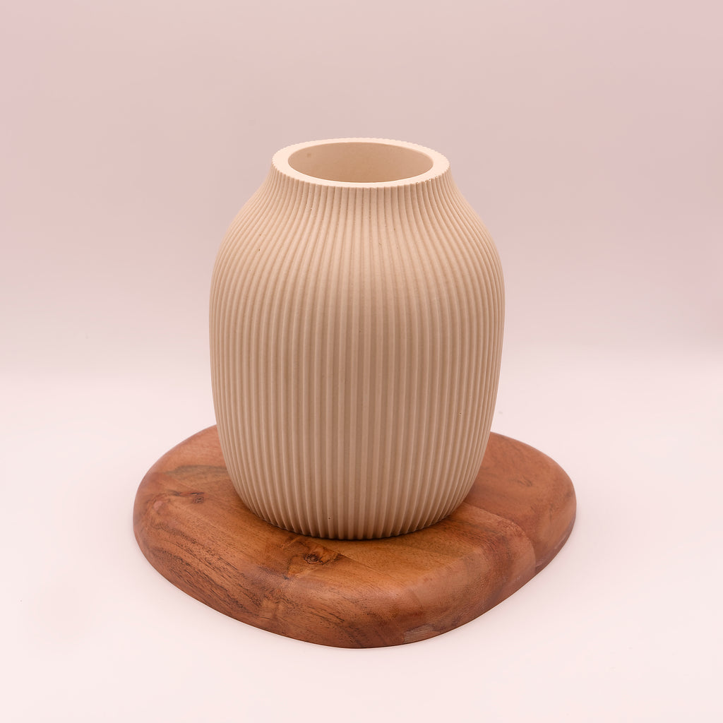 Vase en jesmonite beige