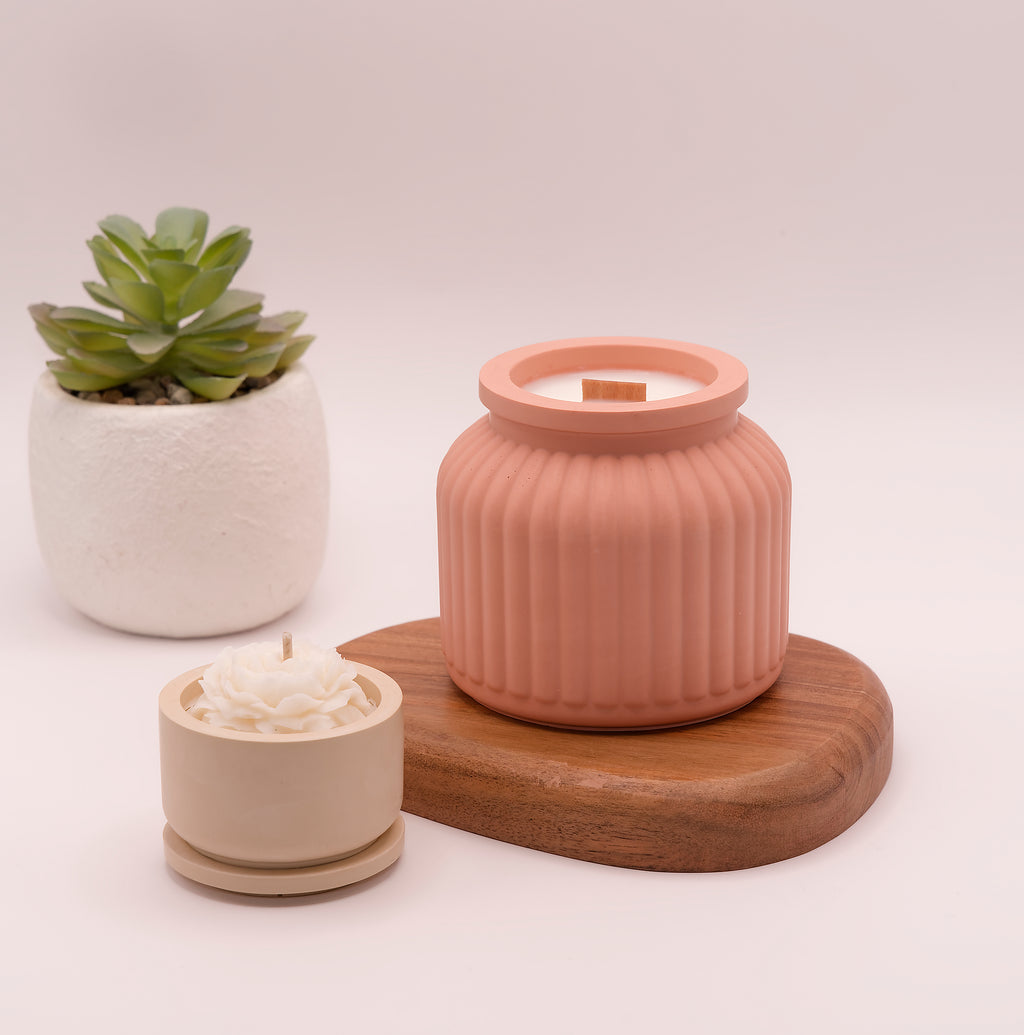 Bougie parfumée dans un pot en jesmonite terracotta