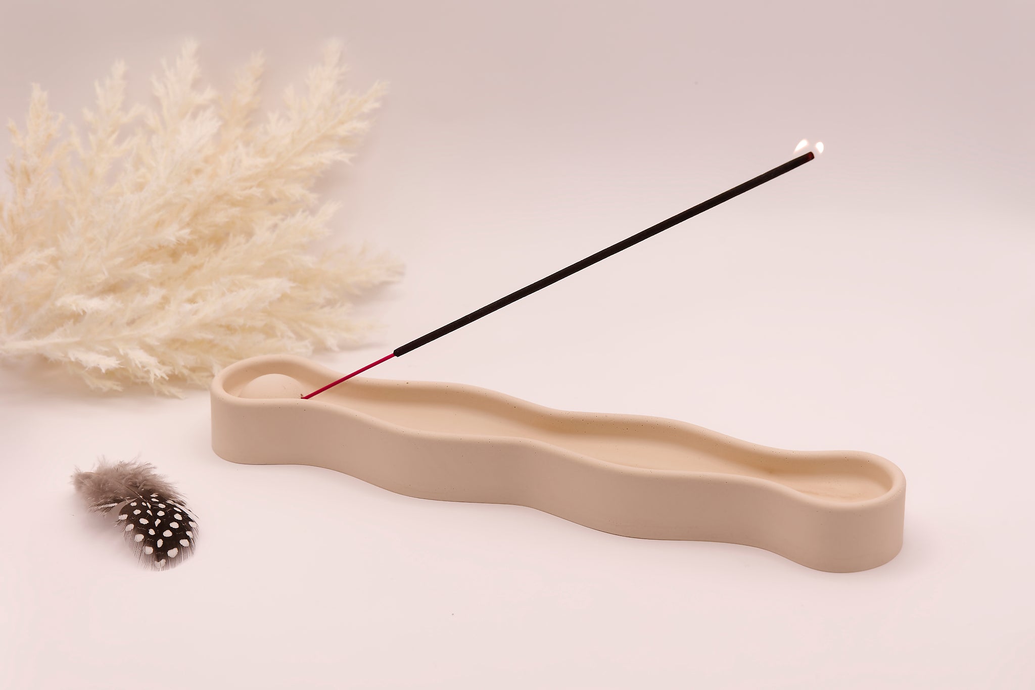 Porte-encens en jesmonite Mahee