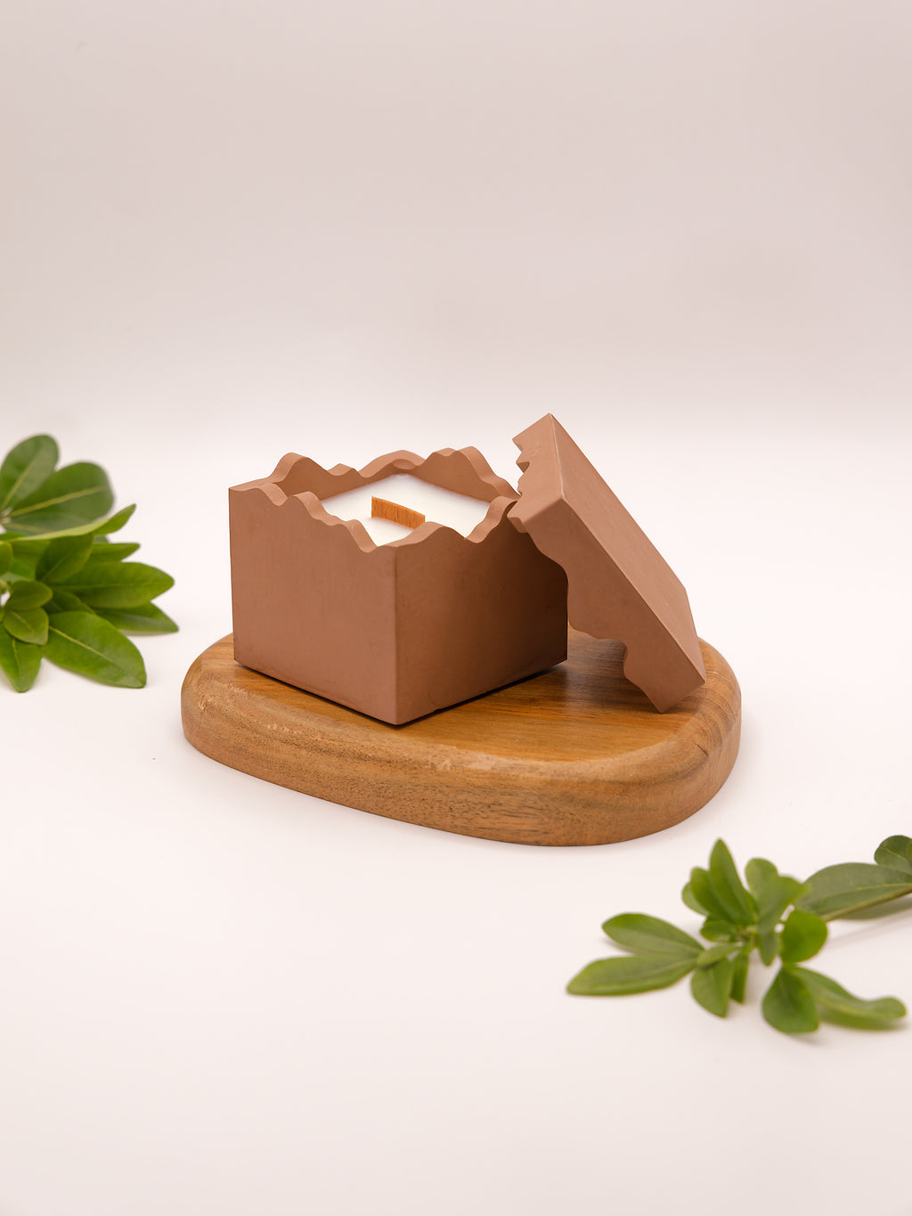 Bougie Bianca - Parfum Cuir et bois - L'Atelier de Silaya