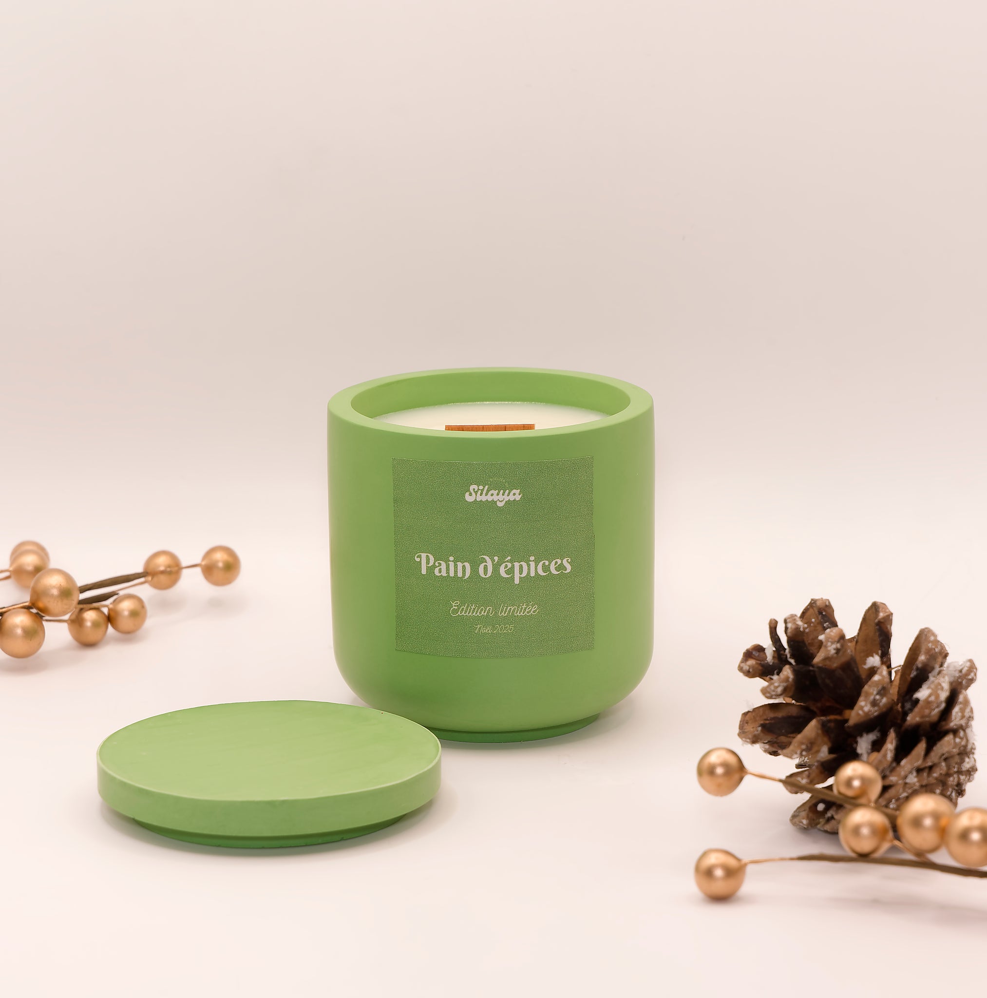 Bougie parfumée dans un pot en jesmonite vert